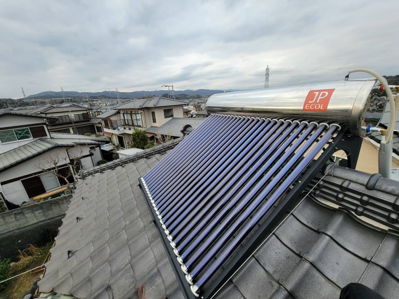 M様邸太陽熱温水器設置工事